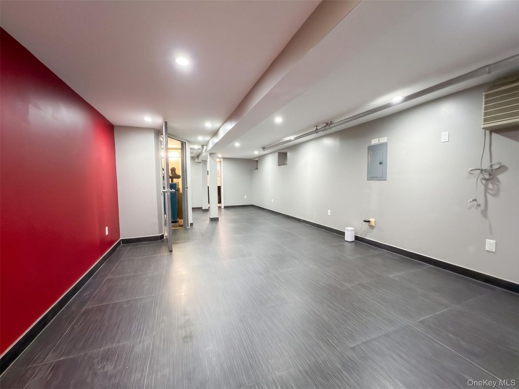 75-35 60th Place, Glendale, NY 11385 — photo 4