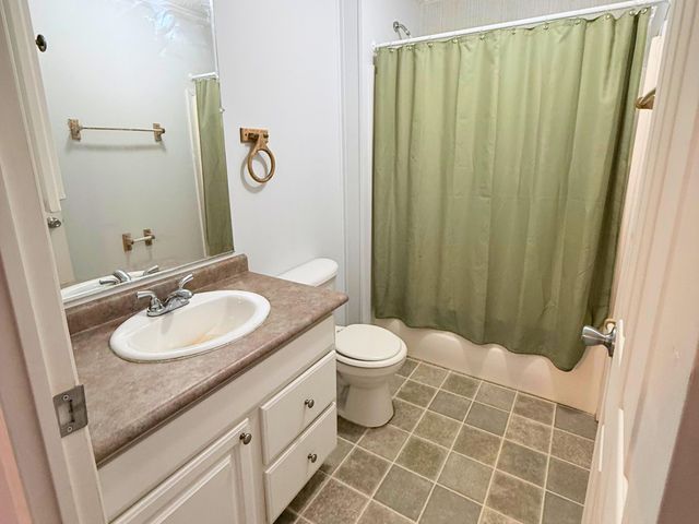 106 Airborne Way, Cross, SC 29436