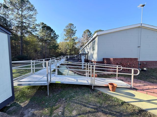 106 Airborne Way, Cross, SC 29436