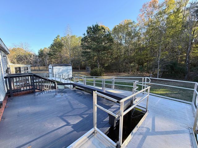 106 Airborne Way, Cross, SC 29436