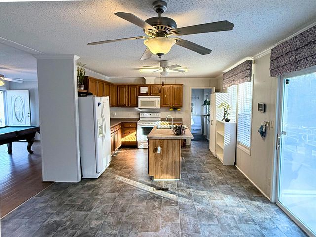 106 Airborne Way, Cross, SC 29436