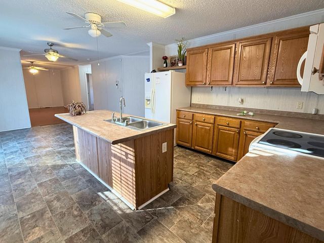 106 Airborne Way, Cross, SC 29436