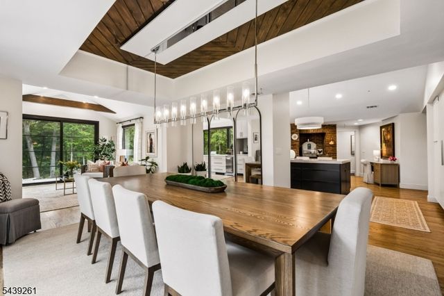 101 Peachcroft Dr, Bernardsville Boro, NJ 07924