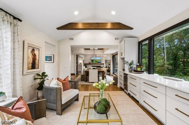 101 Peachcroft Dr, Bernardsville Boro, NJ 07924