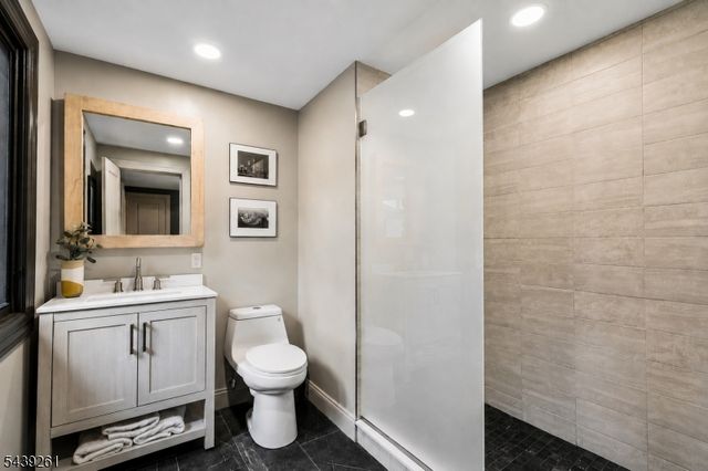 101 Peachcroft Dr, Bernardsville Boro, NJ 07924