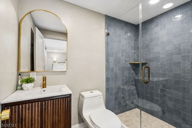 101 Peachcroft Dr, Bernardsville Boro, NJ 07924