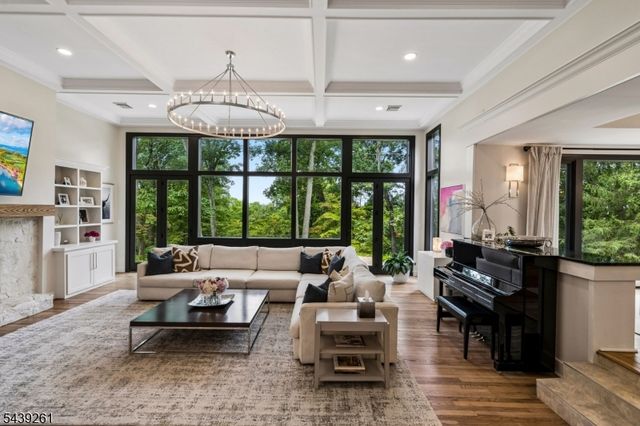 101 Peachcroft Dr, Bernardsville Boro, NJ 07924