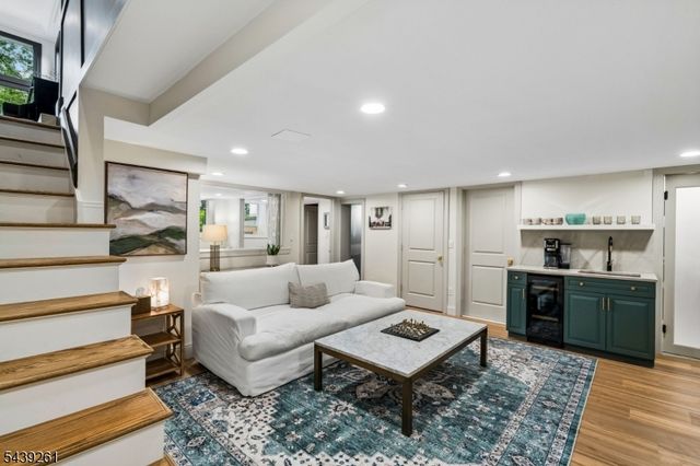 101 Peachcroft Dr, Bernardsville Boro, NJ 07924