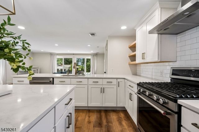 101 Peachcroft Dr, Bernardsville Boro, NJ 07924