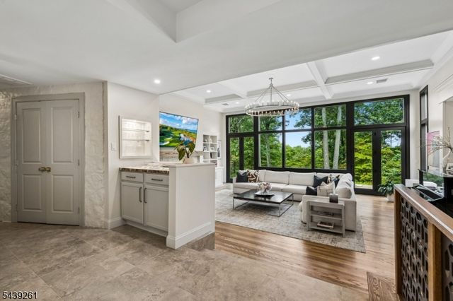 101 Peachcroft Dr, Bernardsville Boro, NJ 07924