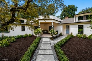 101 Peachcroft Dr, Bernardsville Boro, NJ 07924