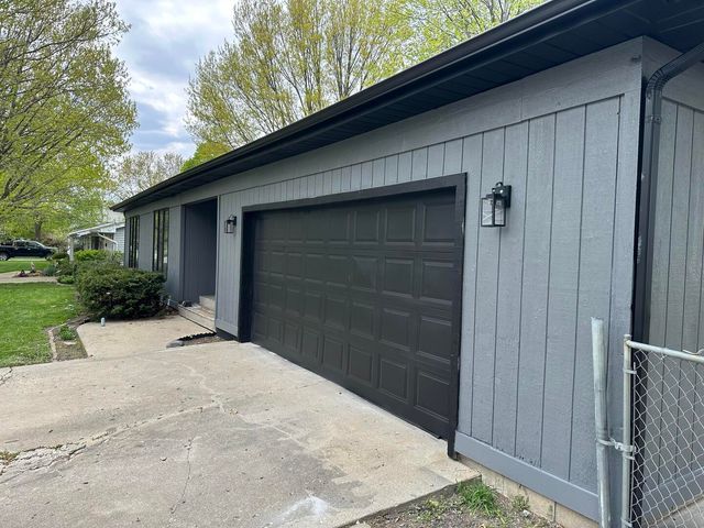 902 Fleetwood Drive, Tuscola, IL 61953