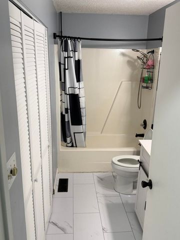 902 Fleetwood Drive, Tuscola, IL 61953