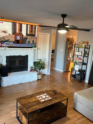 902 Fleetwood Drive, Tuscola, IL 61953