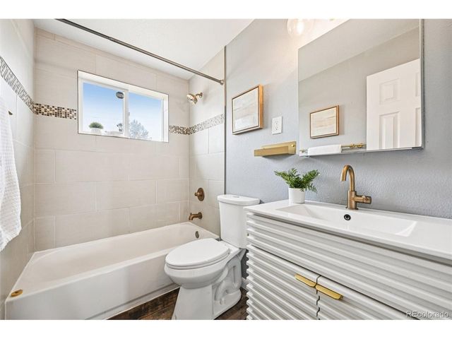 6002 S Crestview St, Littleton, CO 80120