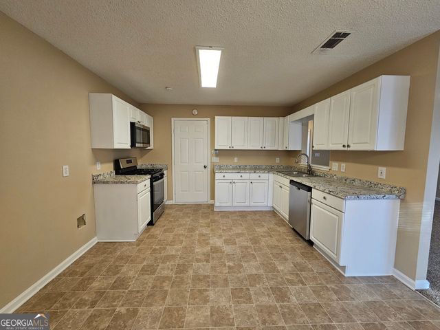 619 Fieldcrest Drive, Mcdonough, GA 30253