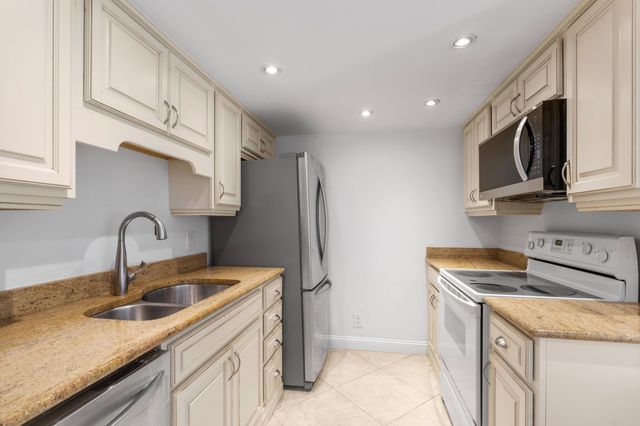 600 Executive Center Drive 111, West Palm Beach, FL 33401