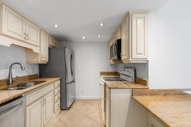 600 Executive Center Drive 111, West Palm Beach, FL 33401