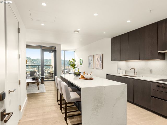 550 Sw 10TH Ave 2803, Portland, OR 97205