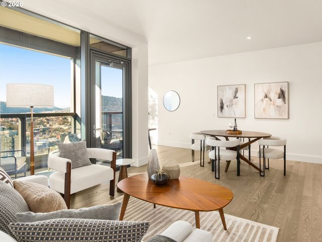 550 Sw 10TH Ave 2803, Portland, OR 97205