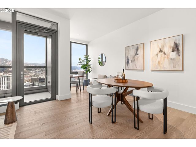 550 Sw 10TH Ave 2803, Portland, OR 97205