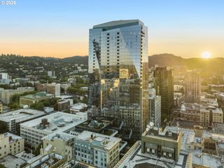 550 Sw 10TH Ave 2803, Portland, OR 97205