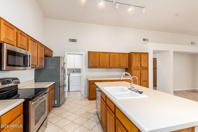 7706 E PERALTA Avenue, Mesa, AZ 85212