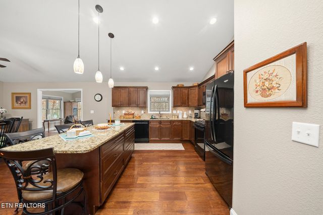 109 Beachwood Dr., Fairfield Glade, TN 38558