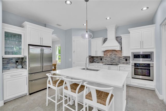 2213 W Ocean Oaks Circle, Vero Beach, FL 32963