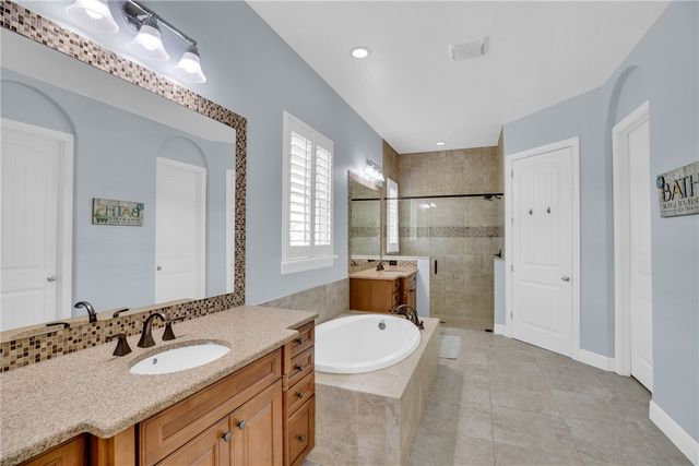 2213 W Ocean Oaks Circle, Vero Beach, FL 32963