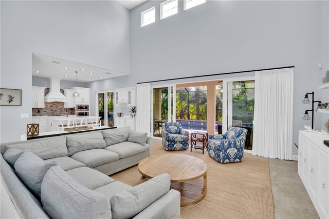 2213 W Ocean Oaks Circle, Vero Beach, FL 32963