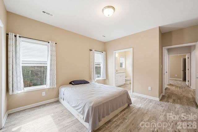 138 Lone Eagle Lane, Hendersonville, NC 28739