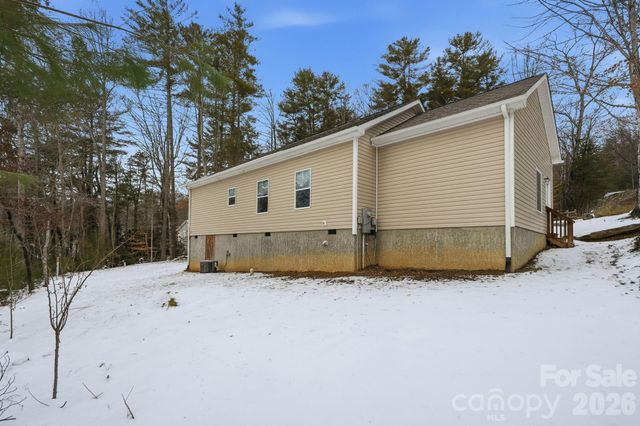 138 Lone Eagle Lane, Hendersonville, NC 28739