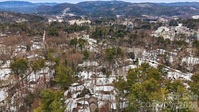 138 Lone Eagle Lane, Hendersonville, NC 28739