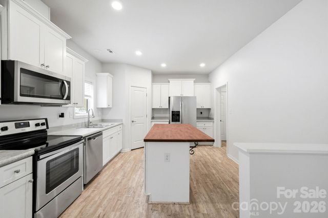 138 Lone Eagle Lane, Hendersonville, NC 28739