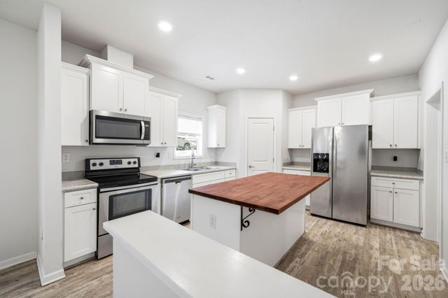 138 Lone Eagle Lane, Hendersonville, NC 28739