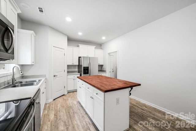 138 Lone Eagle Lane, Hendersonville, NC 28739