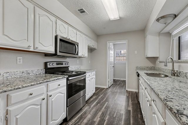 1517 Rockdale Drive, Arlington, TX 76018