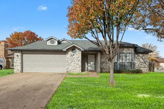 1517 Rockdale Drive, Arlington, TX 76018