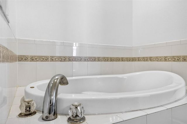 6450 ASHVILLE DR, Zephyrhills, FL 33542