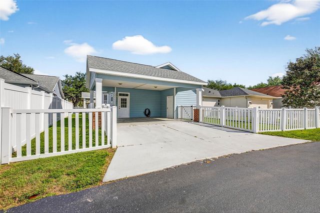 6450 ASHVILLE DR, Zephyrhills, FL 33542