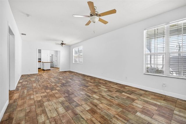 6450 ASHVILLE DR, Zephyrhills, FL 33542