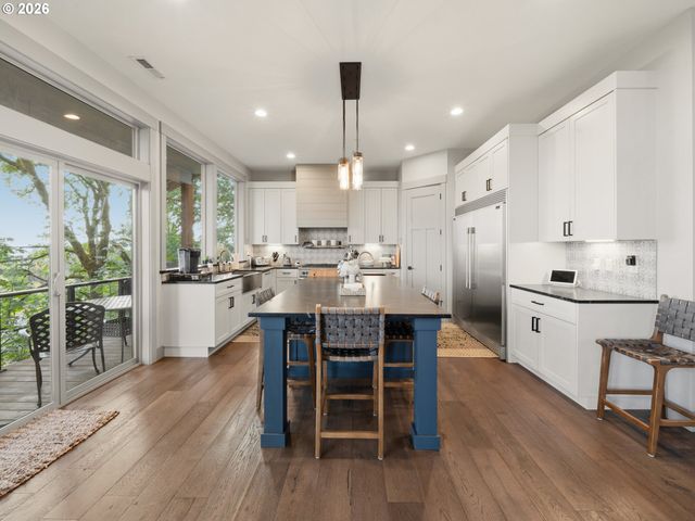 2012 Nw SIERRA Ln, Camas, WA 98607