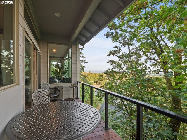 2012 Nw SIERRA Ln, Camas, WA 98607