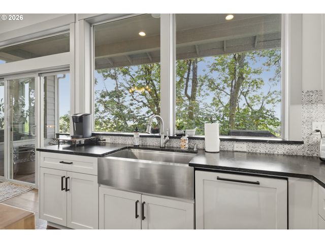 2012 Nw SIERRA Ln, Camas, WA 98607