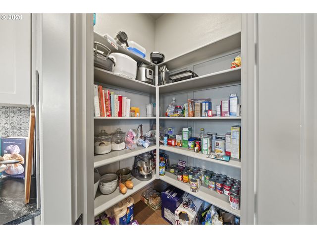 2012 Nw SIERRA Ln, Camas, WA 98607