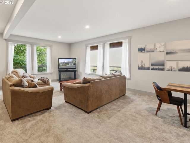 2012 Nw SIERRA Ln, Camas, WA 98607