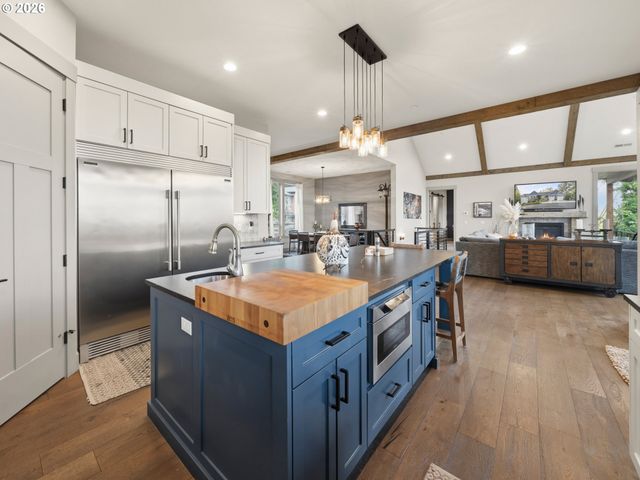 2012 Nw SIERRA Ln, Camas, WA 98607