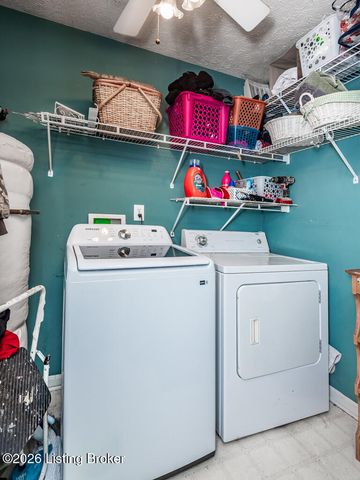 227 Seminole Ct, Shepherdsville, KY 40165