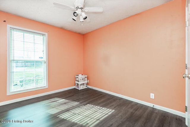 227 Seminole Ct, Shepherdsville, KY 40165